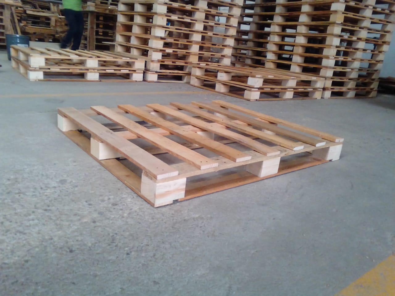 TARIMA DE 30 X 32 "
